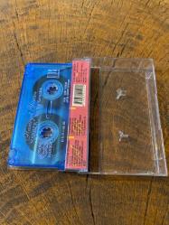 HAMİYET YÜCESES - MAKBER / HER YER KARANLIK - KASET