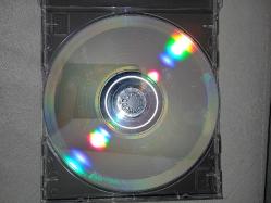 Cd Adele 21 albümü. Orijinal 2011 baskı. Dinlemeyi etkilemeyen çizikler var sorunsuz çalışıyor. Kartonet tertemiz koleksiyonluk