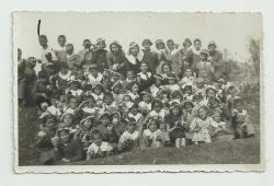 SENE 1938 BAHAR BAYRAMI ANISI ÇİÇEK TAÇLI BİRÇOK ÇOCUK FOTOĞRAFI...