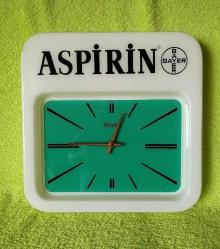 BAYER ASPİRİN REKLAMLI PLEKSİGLAS QUARTZ DUVAR SAATİ. NADİR BULUNTU.