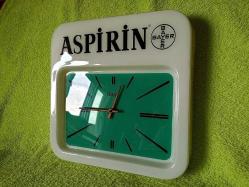BAYER ASPİRİN REKLAMLI PLEKSİGLAS QUARTZ DUVAR SAATİ. NADİR BULUNTU.
