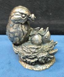 7x7 cm Gümüş Kaplama Yavrularını Besleyen Anne kuş Figürü