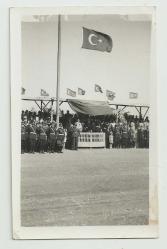 TÖREN GÜNÜ İSTİKLAL MARŞI OKUNURKEN ŞEREF TRİBÜNÜ FOTOĞRAFI...