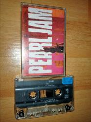 pearl jam ten kaset (kaset üzerindeki yazılarda kısmi silinme var)