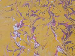 Ebru Sanatı - El İşi Ebru - Çiçek Desenli - Duvar Dekoru - Sanatçı: Muhammed Aydın - 2013 Tarihli - 50 cm x 35 cm - Sarı - Mor Ton