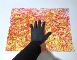 Ebru Sanatı - El İşi Ebru - Çiçek Desenli - Duvar Dekoru - Sanatçı: Muhammed Aydın - 2013 Tarihli - Sarı - Kırmızı Renkli