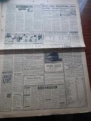 Ulus Gazetesi - Turkish Newspaper - 18 Eylül 1961 - Dört tane büyük hata yazan Cihat Baban Başmakale - Adnan Menderes'in cezası infaz edildi - yüksek adalet divanının Adnan Menderes hakkında verdiği karar Dün infaz edildi fotoğraf - yassıadadan nakiller başlıyor - mahkum milletvekilleri Kayseri diğerleri Adana cezaevine sevk edilecek - Kuzey Irak'ta bulunan kürtler isyan etti - Adnan Menderes son muayenede tamamen iyiydi - Adnan Menderesi muayeneyi ordinaryus Profesör Sedat Tavat Doktor Nevzat Yeğinsu  ve altı arkadaşı yaptı - eski ulaştırma bakanlarından Şükrü koçak öldü - tarafsızlar ve Birleşmiş Milletler yazan Ahmet Şükrü Esmer - katangalı askerler Avrupalı komutanlarına karşı isyan etti - Batı Almanya'da genel seçimler Dün yapıldı - Bilginler nükleer denemeleri istemiyorlar - Galatasaray dünde izmirspor'a puan verdi - Fenerbahçe dün de gençlerbirliği'ni yendi fotoğraf - Beşiktaş 2. Yenilgiyi karagümrükten aldı - Metin Oktay'ın yeni takımı palermo catania ile berabere kaldı