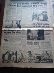 Ulus Gazetesi - Turkish Newspaper - 18 Eylül 1961 - Dört tane büyük hata yazan Cihat Baban Başmakale - Adnan Menderes'in cezası infaz edildi - yüksek adalet divanının Adnan Menderes hakkında verdiği karar Dün infaz edildi fotoğraf - yassıadadan nakiller başlıyor - mahkum milletvekilleri Kayseri diğerleri Adana cezaevine sevk edilecek - Kuzey Irak'ta bulunan kürtler isyan etti - Adnan Menderes son muayenede tamamen iyiydi - Adnan Menderesi muayeneyi ordinaryus Profesör Sedat Tavat Doktor Nevzat Yeğinsu  ve altı arkadaşı yaptı - eski ulaştırma bakanlarından Şükrü koçak öldü - tarafsızlar ve Birleşmiş Milletler yazan Ahmet Şükrü Esmer - katangalı askerler Avrupalı komutanlarına karşı isyan etti - Batı Almanya'da genel seçimler Dün yapıldı - Bilginler nükleer denemeleri istemiyorlar - Galatasaray dünde izmirspor'a puan verdi - Fenerbahçe dün de gençlerbirliği'ni yendi fotoğraf - Beşiktaş 2. Yenilgiyi karagümrükten aldı - Metin Oktay'ın yeni takımı palermo catania ile berabere kaldı