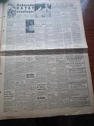 Ulus Gazetesi - Turkish Newspaper - 18 Eylül 1961 - Dört tane büyük hata yazan Cihat Baban Başmakale - Adnan Menderes'in cezası infaz edildi - yüksek adalet divanının Adnan Menderes hakkında verdiği karar Dün infaz edildi fotoğraf - yassıadadan nakiller başlıyor - mahkum milletvekilleri Kayseri diğerleri Adana cezaevine sevk edilecek - Kuzey Irak'ta bulunan kürtler isyan etti - Adnan Menderes son muayenede tamamen iyiydi - Adnan Menderesi muayeneyi ordinaryus Profesör Sedat Tavat Doktor Nevzat Yeğinsu  ve altı arkadaşı yaptı - eski ulaştırma bakanlarından Şükrü koçak öldü - tarafsızlar ve Birleşmiş Milletler yazan Ahmet Şükrü Esmer - katangalı askerler Avrupalı komutanlarına karşı isyan etti - Batı Almanya'da genel seçimler Dün yapıldı - Bilginler nükleer denemeleri istemiyorlar - Galatasaray dünde izmirspor'a puan verdi - Fenerbahçe dün de gençlerbirliği'ni yendi fotoğraf - Beşiktaş 2. Yenilgiyi karagümrükten aldı - Metin Oktay'ın yeni takımı palermo catania ile berabere kaldı