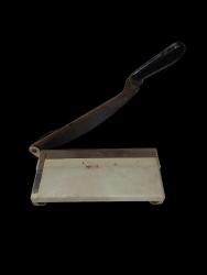 ESKİ DONEM GİYOTİN MAKAS FOTOĞRAF İCİN UYGUN