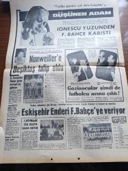 Akşam Gazetesi - Turkish Newspaper - 16 Temmuz 1969 - Ay yolculuğu başlıyor - Armstrong Collins ve Aldrin fotoğraf - ilk günün çalışma programı - Apollo 11'in 8 günlük Ay'a gidiş dönüş programı - Wernher Von Braun Luna 15 Aydan Toprak getirebilir dedi - astronotların hareketten önce son sözleri verilen vazifeyi yaparız - Başbakan Süleyman Demirel'in annesi Ümmühan Demirel iki gelini Nazmiye ve Sezen Demirel ile fotoğraf - Süleyman Demirel turizm için bacasız fabrika dedi - Kaan'ın maceraları Tung Hay'ın öcü yazan ve çizen Abdullah Turhan - Nehar Tüblek'in fırçasından - Kayseri olayları üzerine yazan Malatya milletvekili Şaban Erik - Ay'a giderken yazan Çetin Altan -  Fenerbahçe başkanı Faruk Ilgaz politika spor'dan çok daha kolaymış dedi - gazinocular şimdi de futbolcu avına çıktı fotoğraf - Fenerbahçe ile ihtilafa düşünce Nunweiller'e Beşiktaş talip oldu - İonescu yüzünden Fenerbahçe karıştı - galatasaraylılar pazar günü Avrupa'ya gidiyor - altılı ganyan 70.915 lira verdi