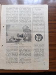 Akis Gazetesi - Turkish Newspaper - 17 Ekim 1960 - Tarihi Yassıada duruşmalarında sanıklar fotoğraf - seyrederken yazan Metin Toker Başmakale - ihtilali yapanlar irtibat bürosu önünde fotoğraf - Süreyya Ağaoğlu Gülseren Koraltan ve Ayhan Timurtaş fotoğraf - düşük avukatları dolmabahçe'de fotoğraf - Yassıada'da mahkeme salonunda oturma planı - Celal Bayar yemek yiyor fotoğraf - Tevfik İleri düşünüyor fotoğraf - Celal Bayar Tevkif edildikten sonra Yassıada'da fotoğraf - Adnan Menderes'in avukatları Apaydın kardeşler fotoğraf - Adnan Menderes ifadesini imzalıyor fotoğraf - Düşük Celal Bayar soruşturma kurulu önünde fotoğraf - Adnan Menderes yemek yemeye çalışıyor fotoğraf - yassıada iskan durumu kroki - Refik Koraltan kantinde fotoğraf - Celal Bayar muhafaza altında güneşleniyor fotoğraf - Hasan Polatkan - Düşük kadın milletvekilleri yatakhanede fotoğraf - Refik Koraltan okuyor fotoğraf - Ada kumandanı teftişte fotoğraf - düşükler havalanıyorlar fotoğraf - Fatin Rüştü Zorlu poz veriyor