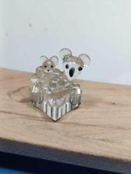 K231----DÖRT ADET CAM FİGÜR