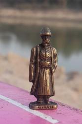 Minik pirinç Subaşı Kinder Balaban biblo figür kurşun asker