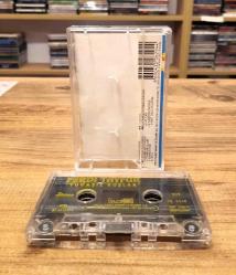 FERDİ TAYFUR YUVASIZ KUŞLAR KASET UZELLİ BASKI