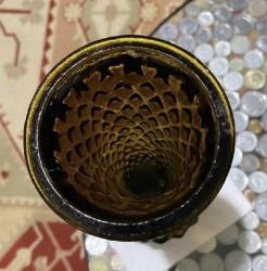 Vintage Vazo Camın kendi renginden, eskilerden dökme cam vazo.. Ölçüleri fotoğraflarda mevcuttur.. Boyutlar En : 8 cm | Yükseklik : 27 cm