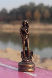 Minik pirinç Venüs Afrodit çıplak kadın biblo figür