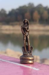 Minik pirinç Venüs Afrodit çıplak kadın biblo figür