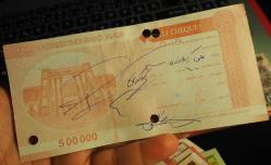 İRAN 500.000 RİAL (ACİL DURUM MEZHEP ÇEKİ) FARKLI İMZA-DAMGA