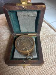 Ahşap Kutulu victorya  dönemi ahşap kutusunda kişiye özel Pirinç Pusula