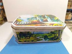 ÇY11----MANZARA RESİMLİ ESKİ TENEKE KUTU