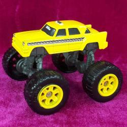 TONKA 2009 HASBRO C-239B DIECAST SARI RENKLİ OTOMOBİL OYUNCAK