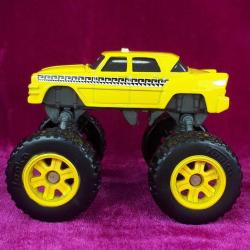 TONKA 2009 HASBRO C-239B DIECAST SARI RENKLİ OTOMOBİL OYUNCAK