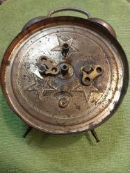 PETER MASA SAATİ, ANTİKA KURMALI ALMANYA PETER MARKA ÇALIŞIR VAZİYETTE  MASA SAATİ..