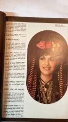 SANAT DÜNYAMIZ, YAPI VE KREDİ BANKASININ BİR KÜLTÜR HİZMETİ DERGİSİ - MAYIS 1976 SAYI: 7 - PREFACE - TÜRK KADIN BAŞLIKLARI - TÜRK İSLÂM PLASTİK SANATLARININ ESTETİĞİ - KLASİK TÜRK MİNYATÜR RESİMLERİNİN ÖNCÜLERİ - YOZGAT'TA RESİMLİ BİR CAMİİ VE BİR EV - İZMİR ARKEOLOJİ MÜZESİ - ÇAĞDAŞ SANATIMIZIN TEMSİLCİLERİ - ÖLÜMSÜZ SİNAN SABİHA TANSUĞ - SUUT KEMAL YETKİN - ZERRİN AKALAY - RÜÇHAN ARIK - MUSA BARAN - CEMAL TOLLU - NURULLAH BERK - SAMİ GÜNER - M. OLUŞ ARIK - SADİ ABAÇ - VEDAT NEDİM TÖR - ADAIR MILL - ŞEMSİ GÜNER - AYDIN ERKMEN - GÖNÜL ÖNEY - İLHAN BAŞGÖZ - TAM TAKIM EKSİKSİZ 48 SAYFA