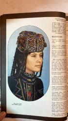 SANAT DÜNYAMIZ, YAPI VE KREDİ BANKASININ BİR KÜLTÜR HİZMETİ DERGİSİ - MAYIS 1976 SAYI: 7 - PREFACE - TÜRK KADIN BAŞLIKLARI - TÜRK İSLÂM PLASTİK SANATLARININ ESTETİĞİ - KLASİK TÜRK MİNYATÜR RESİMLERİNİN ÖNCÜLERİ - YOZGAT'TA RESİMLİ BİR CAMİİ VE BİR EV - İZMİR ARKEOLOJİ MÜZESİ - ÇAĞDAŞ SANATIMIZIN TEMSİLCİLERİ - ÖLÜMSÜZ SİNAN SABİHA TANSUĞ - SUUT KEMAL YETKİN - ZERRİN AKALAY - RÜÇHAN ARIK - MUSA BARAN - CEMAL TOLLU - NURULLAH BERK - SAMİ GÜNER - M. OLUŞ ARIK - SADİ ABAÇ - VEDAT NEDİM TÖR - ADAIR MILL - ŞEMSİ GÜNER - AYDIN ERKMEN - GÖNÜL ÖNEY - İLHAN BAŞGÖZ - TAM TAKIM EKSİKSİZ 48 SAYFA