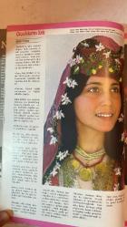 SANAT DÜNYAMIZ, YAPI VE KREDİ BANKASININ BİR KÜLTÜR HİZMETİ DERGİSİ - EYLÜL 1978 SAYI: 14 - ÇİÇEKLERİN DİLİ - ERZİNCAN BAKIRCILIK SAN’ATI - TÜRK MOTİFLERİ İLE YENİ EMAYE TEKNİĞİ - ÇOCUK ÖNYARGISIZ YARATIR - SAN’ATİN KUDRETİ - ÇAĞDAŞ SANATIMIZIN TEMSİLCİLERİ - ALİ AVNİ ÇELEBİ  SABİHA TANSUĞ - DANIEL YAHYA - FERİT EDGÜ - SABİH GÖZEN - ALİ AVNİ ÇELEBİ - NURULLAH BERK - SADİ ABAÇ - VEDAT NEDİM TÖR - ADAIR MILL - ŞEMSİ GÜNER - AYDIN ERKMEN - TAM TAKIM EKSİKSİZ 48 SAYFA