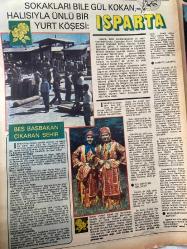 MİLLİYET GAZETESİ TURİZM EKİ (TURKISH NEWSPAPER) - 9 MAYIS 1981 -Kleopatra-Kaş-Eğirdir-Kenanpaşazade Ali Paşa-Halil Hamit Paşa-İsmail Kemalettin Paşa-Bes Başbakan Çıkaran Şehir-Süleyman Demirel-Adnan Menderes-Celal Bayar-Nuri Demirağ-İsparta-Side-Finike-Kaş’ta Yılın 9 Ayı Denize Girilebilir-Hiç Düşünmeden Tercih Edebileceğiniz Bir Tatil Beldesi Kaş-Adını Yörenin En Önemli Gölüne Veren İlçe Eğirdir-Nasıl Gidilir-Nerede Kalınır-Nerede Ne Yenir-Aklınızda Bulunsun-Neler Satın Alınabilir-Tekne Kiraları-Özel Günleri-Kemer-Antalya Sahillerinin Önemli Bir Turizm Merkezi Oldu-Nerede Kalınır-Nerede Ne Yenir-Aklınızda Bulunsun-Günlük Turlar-Haftalık Turlar-Demre-Kekova-Üç Ağızlar-Birbirinden Güzel Koylar Sualtı Kentleri Denizde Yükselen Kral Mezarları-Aspendos-Dünyada Günümüze Kadar En İyi Korunmuş Tiyatro-Tatilciler-Manavgat-Bunaltıcı Sıcaklarda Serinletici Havasıyla Ferah Bir Yöre Manavgat-Mesire Yerleri-Nerede Kalınır-Nerede Ne Yenir-Aklınızda Bulunsun-İsparta-Sokakları Bile Gül Kokan Halisıyl