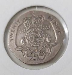 1989 İNGİLTERE (BİRLEŞİK KRALLIK) 20 PENCE (İNGİLİZ STERLİNİ) KRALIÇE II.ELİZABETH FİGÜRLÜ ORİJİNAL MADENİ PARASI EEE2AA1 ÇOK NADİRDİR