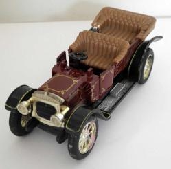 KLASİK PİLLİ OYUNCAK ARABA 14 CM