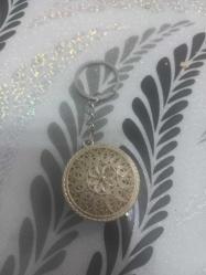 Telkari  el işçiliği çiçek desenli gümüş kaplama  meta3 anahtarlık