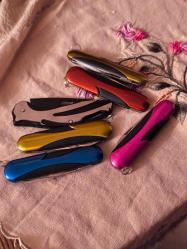 6 adet çakı. Hepsi bir.