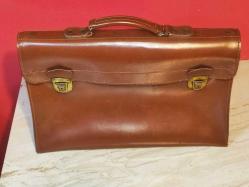 19474-ESKİLERDEN DERİ ÇİFT KİLİTLİ EVRAK ÇANTASI