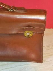 19474-ESKİLERDEN DERİ ÇİFT KİLİTLİ EVRAK ÇANTASI