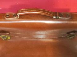 19474-ESKİLERDEN DERİ ÇİFT KİLİTLİ EVRAK ÇANTASI