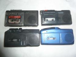 SONY SANYO OLYMPUS MİNİ KASETLİ SES KAYIT CİHAZI MİNİ TEYP 4 ADET KISMİ ÇALIŞIYOR