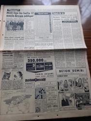 Hürriyet Gazetesi - Turkish Newspaper - 11 Ekim 1960 - halkı silahlandırmak cezası 20 yıl hapis - Sabık iktidarın Büyük Millet Meclisi Başkanı Refik Koraltan'ın Yassıada'da odasında çekilen fotoğraf - Celal Bayar Adnan Menderes Refik koraltan'ın  6 yılda sürülmesi talep ediliyor - Yassıada'da ilk celseyi Reşide Bayar ve diğer 40 sanık ailesi takip edecek - spor sarayı'nda yapılan öğretmenler toplantısında milli birlik komitesinden Muzaffer Özdağ konuşuyor fotoğraf - Çakıt 1 kuyusundan çok Petrol fışkırıyor - Yassıada duruşmaları ile ilgili olarak dolmabahçe'de yapılan bütün hazırlıklar tamamlanmıştır fotoğraf - milli birlik komitesi düşüklerin suçu ile ilgili kitap yayınladı - milli lige bu hafta 12 maçla devam ediliyor - Fenerbahçe kulübünün tertip etti Balkan şehirleri arasındaki futbol turnuvasının programı açıklandı - Enfarktüs vakaları güneşteki lekeler yüzünden çoğalıyor - Brigitte Bardot fotoğraf yanına Vadim'i çağırdı fotoğraf - Yassıada'dan fotoğraflar Yeşilhisar hadiseleri