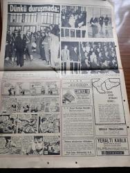 Hürriyet Gazetesi - Turkish Newspaper - 20 Ekim 1960 - 6-7 Eylül sanıkları konuştu fotoğraf - Oktay Engin Selanik başkonsolosluğu kavası Hasan Uçar konsolos muavini Ali Tekinalp başkonsolos Mehmet Ali Balin İzmir Valisi Kemal hadımlı O zamanki İstanbul Emniyet Müdürü Alaaddin Uçar Fahrettin Kerim Gökay Fuat Köprülü Fatin Rüştü Zorlu Adnan Menderes ve Celal Bayar sanık koltuğunda fotoğraf - Celal Bayar'ın sözü Ben mesul olamam - Adnan Menderes'in melekatı ve 135 dakika süren sorgusu - İstanbul'daki Yunanlıların statüsü değiştirilmeyecek - milli birlik komitesi şeyh ve ağlarla ilgili kanunu kabul etti - İstanbul'da sinema tiyatro programı - İstanbul Ankara Radyosu Programı - Metin Oktay ve Can Bartu çıkacak aftan istifade edemiyor - İspanya Ligi'nde Real Madrid puan kaybetti - Onlarla bir yıl yazan sabık başvekil Adnan Menderes'in son hususi özel kalem müdürü Arif Özgen Yazı Dizisi - Elizabeth Taylor Beyaz perdeyi bırakacak fotoğraf - Amerikalılar Ay'a Ruslar Da Merih'e peyk yollayacak