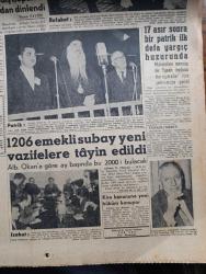 Hürriyet Gazetesi - Turkish Newspaper - 26 Ekim 1960 - 6-7 Eylül duruşmalarına Dün devam edilmiş şahit olarak da Patrik Athenagoras dinlenmiştir fotoğraf - Patrik Athenagoras tertip konusunda şahsi kanaatim yok dedi - Yedinci gün şahitlerden Ekrem Alican Ve Taner Güneş mühim açıklamada bulundular -  Yassıada davalarının birleştirilmesi yazan Çetin Özek - Başbakan Adnan Menderes duruşma salonuna götürülürken fotoğraf - 17 asır sonra bir Patrik ilk defa yargıç huzurunda - Başbakan Cemal Gürsel adaletin kestiği parmak acımaz dedi - Amerika'da cumhuriyetçiler zencilerin peşinde - İstanbul'da sinema tiyatro programı - Zeki Müren ana başta taç imiş pek yakında Grafson plaklarında - Onlarla bir yıl yazan sabık başvekil Adnan Menderes'in son hususi özel kalem müdürü Arif Özgen Yazı Dizisi - Sophia Loren son filminde neden başarılıydı fotoğraf - 2. Cumhuriyet anayasası ön projesinin tam metni - A milli takım namzetleri hazırlık maçında Beyoğlusporu 4-0 yendi - Galatasaray dün çalıştı fotoğraf