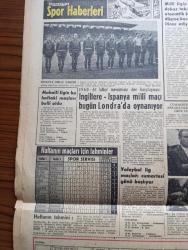 Hürriyet Gazetesi - Turkish Newspaper - 26 Ekim 1960 - 6-7 Eylül duruşmalarına Dün devam edilmiş şahit olarak da Patrik Athenagoras dinlenmiştir fotoğraf - Patrik Athenagoras tertip konusunda şahsi kanaatim yok dedi - Yedinci gün şahitlerden Ekrem Alican Ve Taner Güneş mühim açıklamada bulundular -  Yassıada davalarının birleştirilmesi yazan Çetin Özek - Başbakan Adnan Menderes duruşma salonuna götürülürken fotoğraf - 17 asır sonra bir Patrik ilk defa yargıç huzurunda - Başbakan Cemal Gürsel adaletin kestiği parmak acımaz dedi - Amerika'da cumhuriyetçiler zencilerin peşinde - İstanbul'da sinema tiyatro programı - Zeki Müren ana başta taç imiş pek yakında Grafson plaklarında - Onlarla bir yıl yazan sabık başvekil Adnan Menderes'in son hususi özel kalem müdürü Arif Özgen Yazı Dizisi - Sophia Loren son filminde neden başarılıydı fotoğraf - 2. Cumhuriyet anayasası ön projesinin tam metni - A milli takım namzetleri hazırlık maçında Beyoğlusporu 4-0 yendi - Galatasaray dün çalıştı fotoğraf