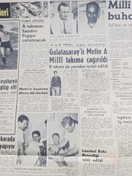 Hürriyet Gazetesi - Turkish Newspaper - 1 Kasım 1960 - Yassıada davalarının 9. Günü - bebek davası sırasında çekilen fotoğrafta tanık olarak dinlenen opera sanatçısı Ayhan Aydan ve Adnan Menderes fotoğraf - Soprano Ayhan Aydan çocuk eceliyle öldü dedi - Demokrat partiye bağışta bulunanlar ifade veriyor - armatör Akif Sadıkoğlu tevkif edildi - milli birlik komitesi tasfiye hareketini yeniden tetkik edecek - İran tahtı Nihayet dün erkek evlada kavuştu - Ayhan Aydan Adnan Menderes'i çok sevmiştim dedi - İran Şahı yakında taç giyecek - yeğeni Ünsal Akyol ile evlenmek üzere Amerika'ya giden Birsen Emralı fotoğraf - İstanbul'da sinema tiyatro programı - İstanbul Ankara Radyosu Programı - Elizabeth Taylor bir türlü Mesut olamadı fotoğraf - akciğer kanseri neden artıyor - Daniele Gaubert Brigitte Bardot'a rakip oluyor fotoğraf - Onlarla bir yıl yazan sabık başvekil Adnan Menderes'in son hususi özel kalem müdürü Arif Özgen Yazı Dizisi - Garanti Bankası - Milli takımı Sandro Puppo çalıştıracak