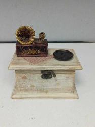 Eskilerden Tümüyle El Yapımı Laternalı Müzikli Kutu