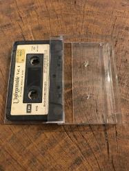 UNFORGETTABLE VOL. 4 - 19 CLASSIC SONGS OF LOVE - KASET