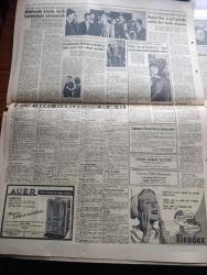 Hürriyet Gazetesi - Turkish Newspaper - 15 Kasım 1960 - affedilen 14 milli birlik komitesi üyesi yurt dışına gönderiliyor - komiteden çıkarılanların bir kısmı seçim yapılıncaya kadar dışarıda vazife görecek - Alparslan Türkeş grubu milli birlik komitesinin 4 sene kalmasını istemiş - demokrasi kervanı milli birlik komitesinden de geldi geçti - Başkan Cemal Gürsel milli birlik komitesinin çalışmalarına katıldı fotoğraf - milli birlik komitesinin tasfiyesi dışarıda çok müspet karşılandı - Yassıada'da yeni bir dava - İpar yolsuzluğu davası ile Adnan Menderes 4. defa Yüce divana çıkıyor - Amerikan Büyükelçisi Fletcher Warren bugün gidiyor - Suriye'nin amude şehrinde bir sinema yandı 200 çocuk öldü - İstanbul'da sinema tiyatro programı - iklimler değiştirilebilecek - Londra'da bekar erkekler için yeni bir okul açıldı - elektronik beyin kalp hastalığı ile savaşacak - sarışın bomba Marilyn Monroe yalnız kalmak istiyor - A ve B millilerin bugünkü maçları -  Galatasaray  Olympiyakos maçı