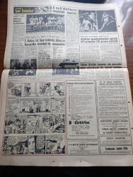 Hürriyet Gazetesi - Turkish Newspaper - 15 Kasım 1960 - affedilen 14 milli birlik komitesi üyesi yurt dışına gönderiliyor - komiteden çıkarılanların bir kısmı seçim yapılıncaya kadar dışarıda vazife görecek - Alparslan Türkeş grubu milli birlik komitesinin 4 sene kalmasını istemiş - demokrasi kervanı milli birlik komitesinden de geldi geçti - Başkan Cemal Gürsel milli birlik komitesinin çalışmalarına katıldı fotoğraf - milli birlik komitesinin tasfiyesi dışarıda çok müspet karşılandı - Yassıada'da yeni bir dava - İpar yolsuzluğu davası ile Adnan Menderes 4. defa Yüce divana çıkıyor - Amerikan Büyükelçisi Fletcher Warren bugün gidiyor - Suriye'nin amude şehrinde bir sinema yandı 200 çocuk öldü - İstanbul'da sinema tiyatro programı - iklimler değiştirilebilecek - Londra'da bekar erkekler için yeni bir okul açıldı - elektronik beyin kalp hastalığı ile savaşacak - sarışın bomba Marilyn Monroe yalnız kalmak istiyor - A ve B millilerin bugünkü maçları -  Galatasaray  Olympiyakos maçı