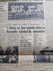 Hürriyet Gazetesi - Turkish Newspaper - 15 Kasım 1960 - affedilen 14 milli birlik komitesi üyesi yurt dışına gönderiliyor - komiteden çıkarılanların bir kısmı seçim yapılıncaya kadar dışarıda vazife görecek - Alparslan Türkeş grubu milli birlik komitesinin 4 sene kalmasını istemiş - demokrasi kervanı milli birlik komitesinden de geldi geçti - Başkan Cemal Gürsel milli birlik komitesinin çalışmalarına katıldı fotoğraf - milli birlik komitesinin tasfiyesi dışarıda çok müspet karşılandı - Yassıada'da yeni bir dava - İpar yolsuzluğu davası ile Adnan Menderes 4. defa Yüce divana çıkıyor - Amerikan Büyükelçisi Fletcher Warren bugün gidiyor - Suriye'nin amude şehrinde bir sinema yandı 200 çocuk öldü - İstanbul'da sinema tiyatro programı - iklimler değiştirilebilecek - Londra'da bekar erkekler için yeni bir okul açıldı - elektronik beyin kalp hastalığı ile savaşacak - sarışın bomba Marilyn Monroe yalnız kalmak istiyor - A ve B millilerin bugünkü maçları -  Galatasaray  Olympiyakos maçı